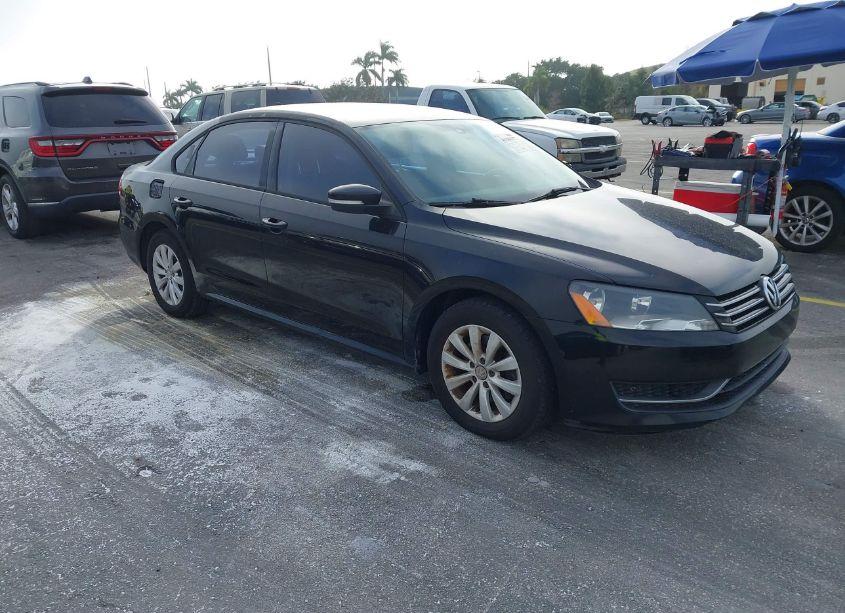 2014 Volkswagen Passat 2.5L WOLFSBURG EDITION (VIN 1VWAP7A3XEC008000) main photo