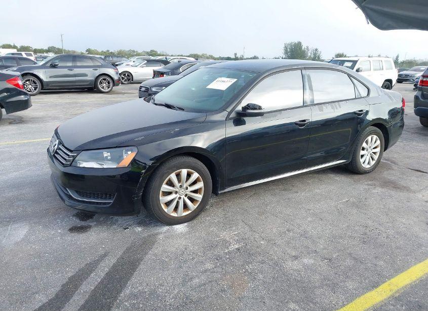 Photo 2 of 2014 Volkswagen Passat 2.5L WOLFSBURG EDITION (VIN 1VWAP7A3XEC008000)