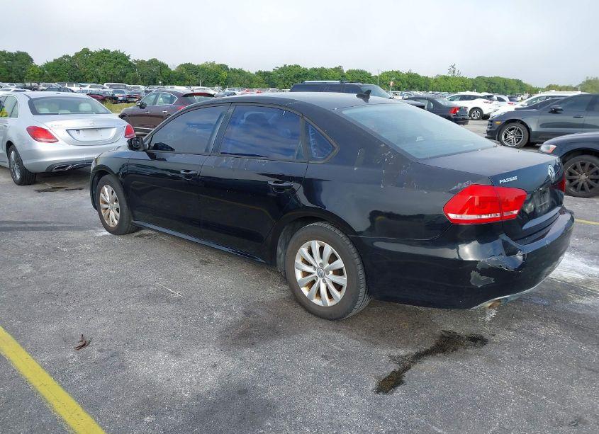 Photo 3 of 2014 Volkswagen Passat 2.5L WOLFSBURG EDITION (VIN 1VWAP7A3XEC008000)
