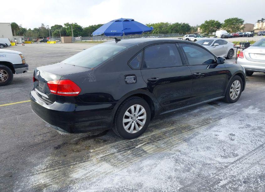 Photo 4 of 2014 Volkswagen Passat 2.5L WOLFSBURG EDITION (VIN 1VWAP7A3XEC008000)