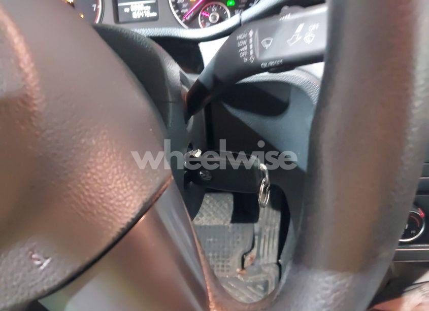 Photo 11 of 2014 Volkswagen Passat 2.5L S (VIN 1VWAP7A3XEC024696)