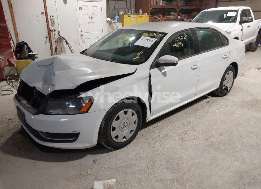 Photo 2 of 2014 Volkswagen Passat 2.5L S (VIN 1VWAP7A3XEC024696)