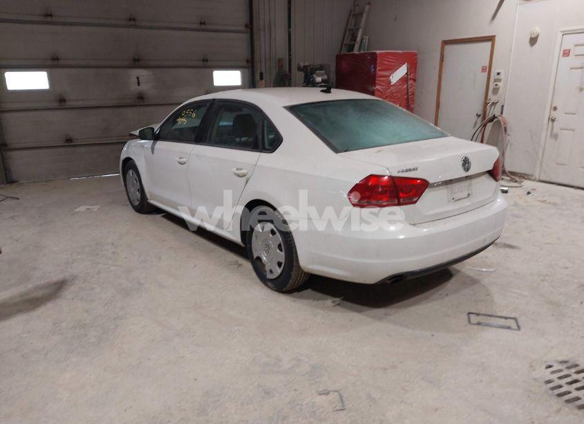 Photo 3 of 2014 Volkswagen Passat 2.5L S (VIN 1VWAP7A3XEC024696)