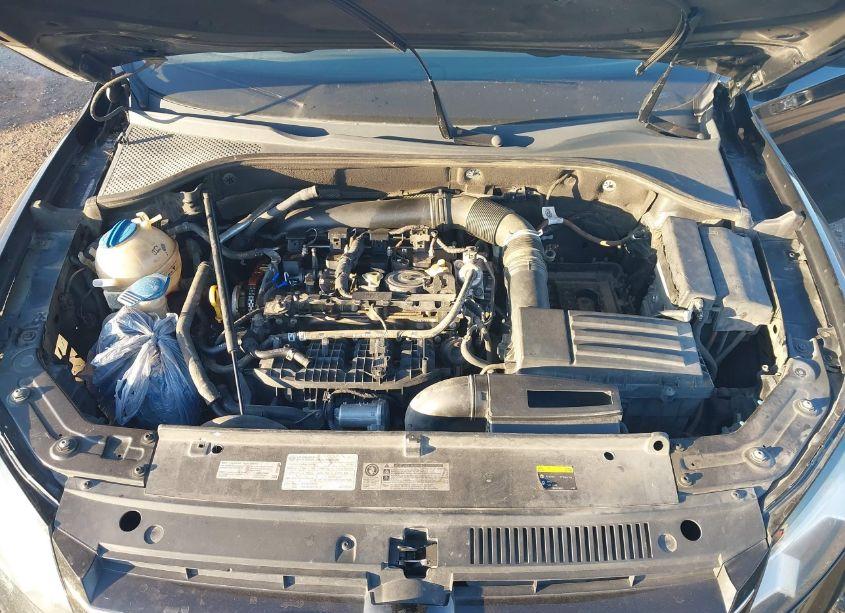 Photo 10 of 2015 Volkswagen Passat 1.8T S (VIN 1VWAS7A30FC009009)