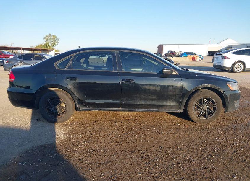 Photo 13 of 2015 Volkswagen Passat 1.8T S (VIN 1VWAS7A30FC009009)