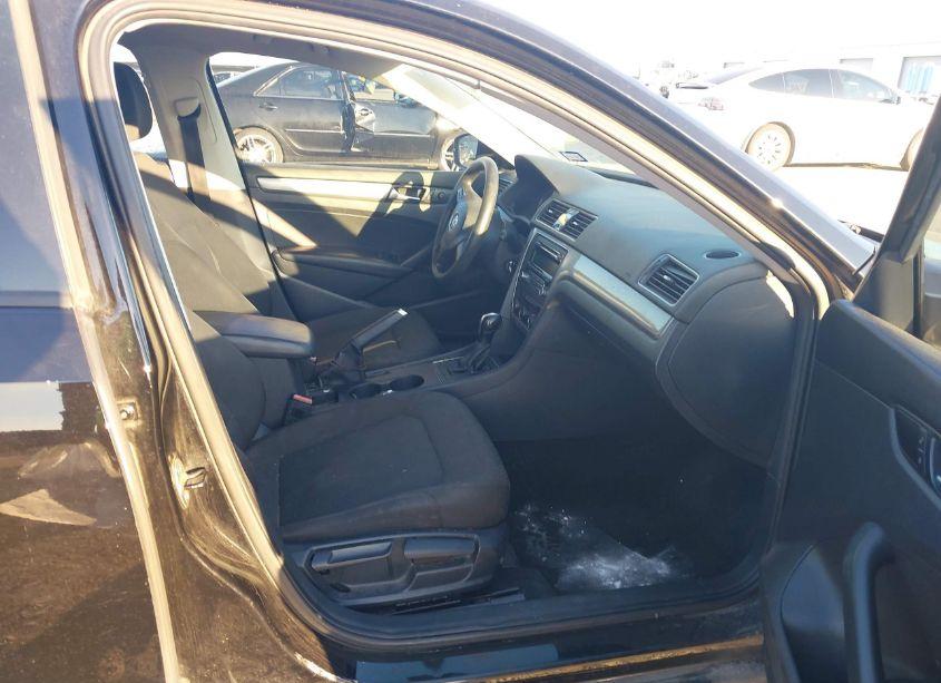 Photo 5 of 2015 Volkswagen Passat 1.8T S (VIN 1VWAS7A30FC009009)