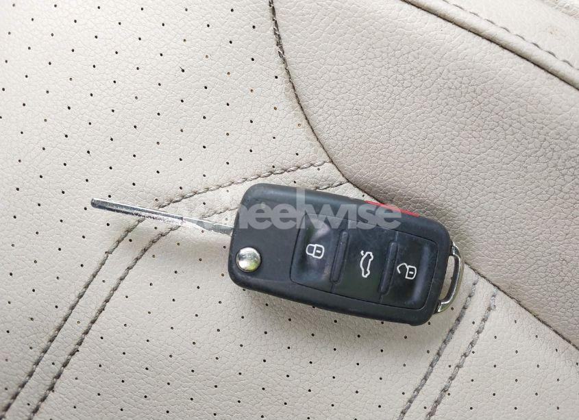 Photo 11 of 2015 Volkswagen Passat 1.8T LIMITED EDITION (VIN 1VWAS7A30FC094529)