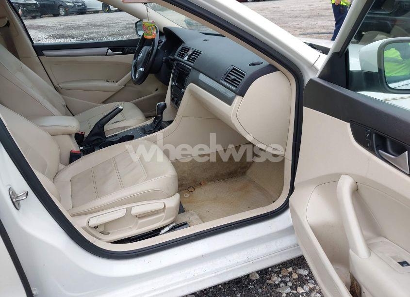 Photo 5 of 2015 Volkswagen Passat 1.8T LIMITED EDITION (VIN 1VWAS7A30FC094529)