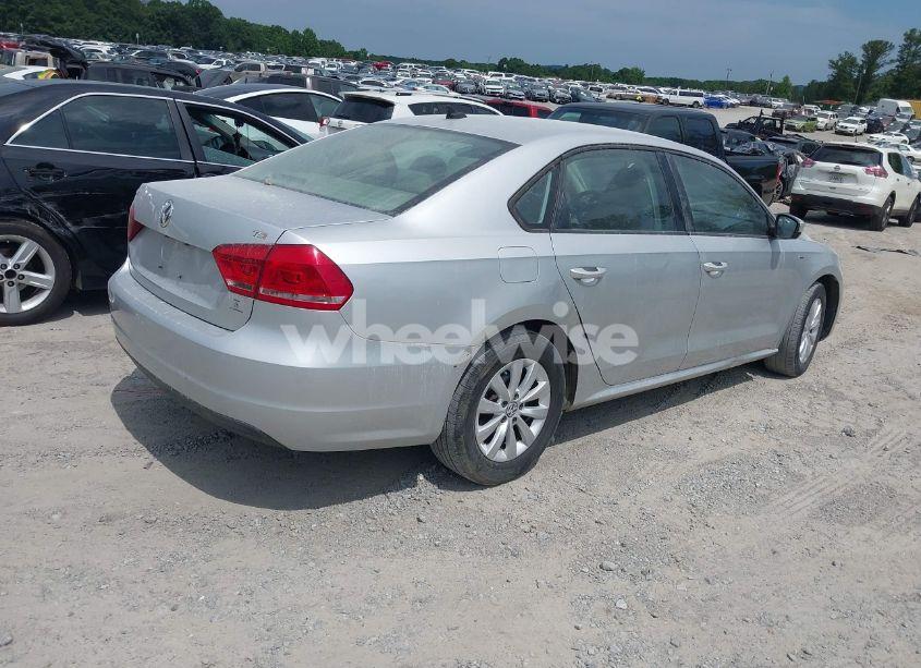 Photo 4 of 2015 Volkswagen Passat 1.8T WOLFSBURG EDITION (VIN 1VWAS7A31FC009620)