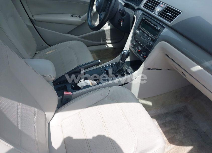 Photo 5 of 2015 Volkswagen Passat 1.8T WOLFSBURG EDITION (VIN 1VWAS7A31FC009620)