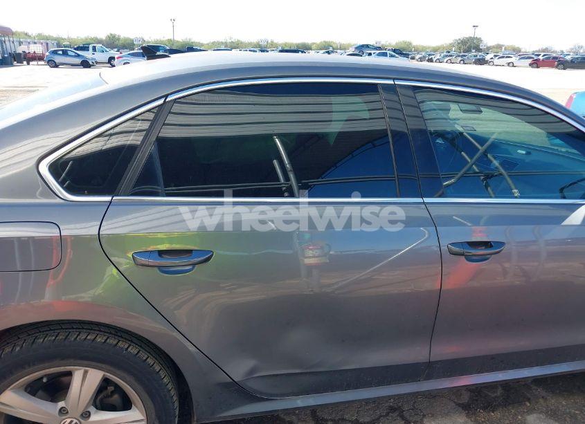 Photo 13 of 2015 Volkswagen Passat 1.8T LIMITED EDITION (VIN 1VWAS7A31FC099562)