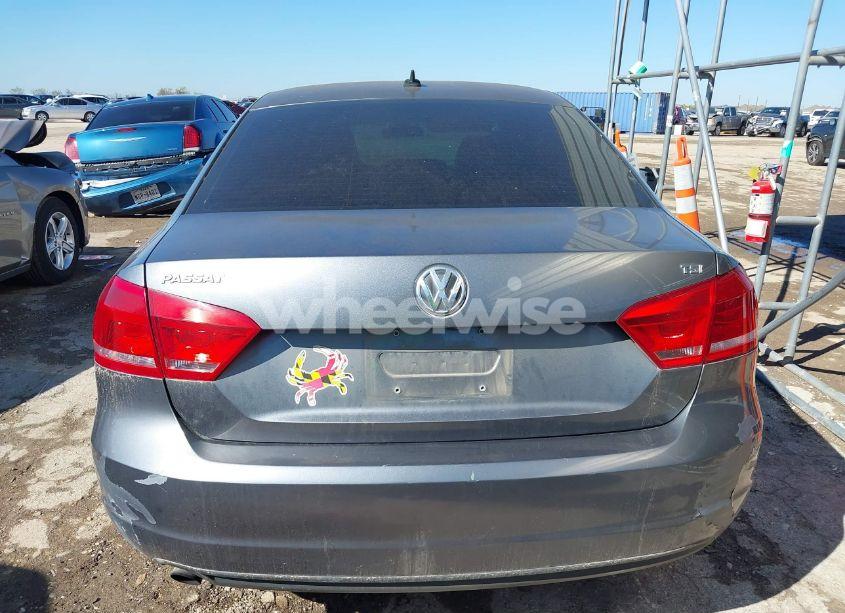 Photo 16 of 2015 Volkswagen Passat 1.8T LIMITED EDITION (VIN 1VWAS7A31FC099562)