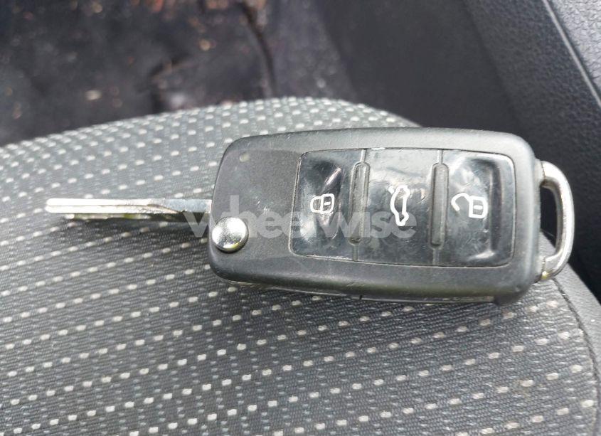 Photo 11 of 2016 Volkswagen Passat 1.8T S (VIN 1VWAS7A31GC029884)