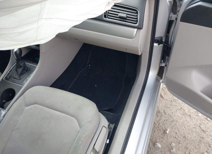 Photo 5 of 2016 Volkswagen Passat 1.8T S (VIN 1VWAS7A31GC042179)