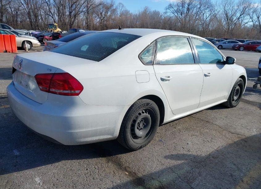 Photo 4 of 2014 Volkswagen Passat 1.8T S (VIN 1VWAS7A32EC108865)