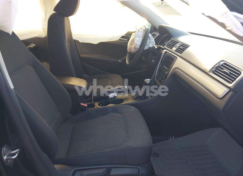 Photo 5 of 2016 Volkswagen Passat 1.8T R-LINE/1.8T S (VIN 1VWAS7A32GC012155)