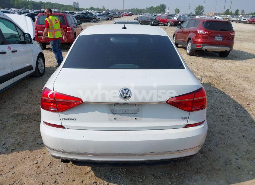 Photo 16 of 2016 Volkswagen Passat 1.8T R-LINE (VIN 1VWAS7A32GC056334)