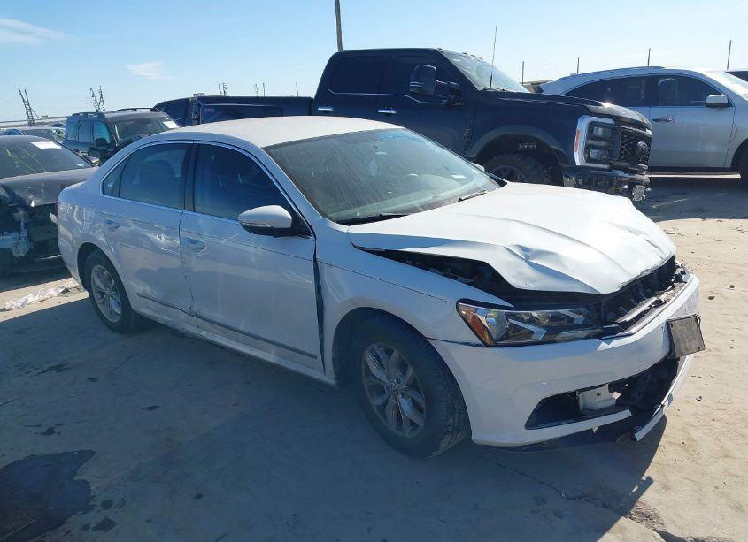 2016 Volkswagen Passat 1.8T S (VIN 1VWAS7A33GC034830) main photo