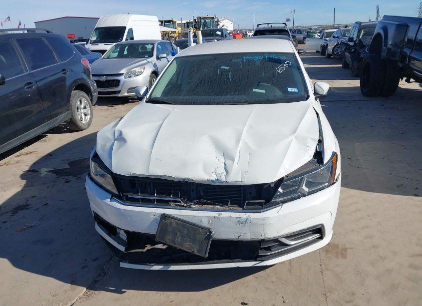 Photo 12 of 2016 Volkswagen Passat 1.8T S (VIN 1VWAS7A33GC034830)