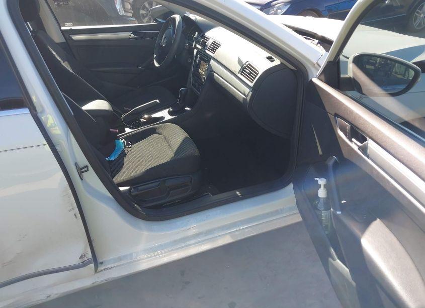 Photo 5 of 2016 Volkswagen Passat 1.8T S (VIN 1VWAS7A33GC034830)