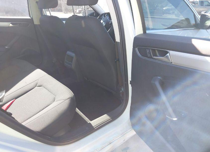 Photo 8 of 2016 Volkswagen Passat 1.8T S (VIN 1VWAS7A33GC034830)