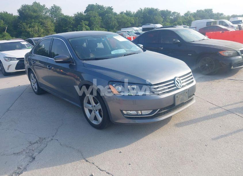 2015 Volkswagen Passat 1.8T LIMITED EDITION (VIN 1VWAS7A34FC090502) main photo