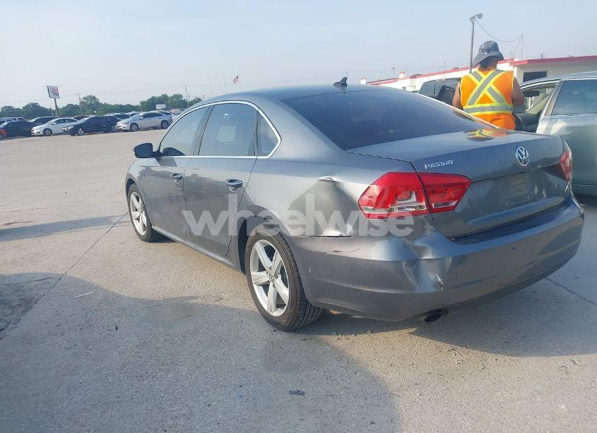 Photo 3 of 2015 Volkswagen Passat 1.8T LIMITED EDITION (VIN 1VWAS7A34FC090502)