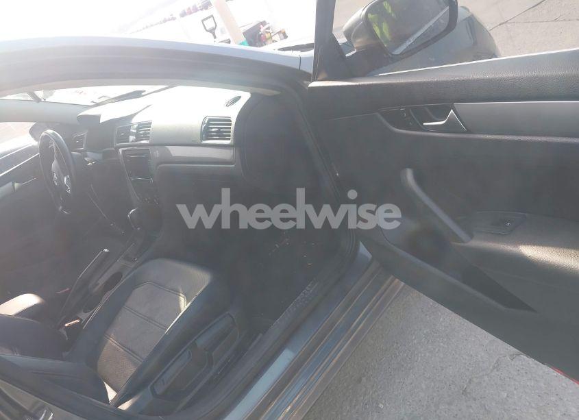 Photo 5 of 2015 Volkswagen Passat 1.8T LIMITED EDITION (VIN 1VWAS7A34FC090502)