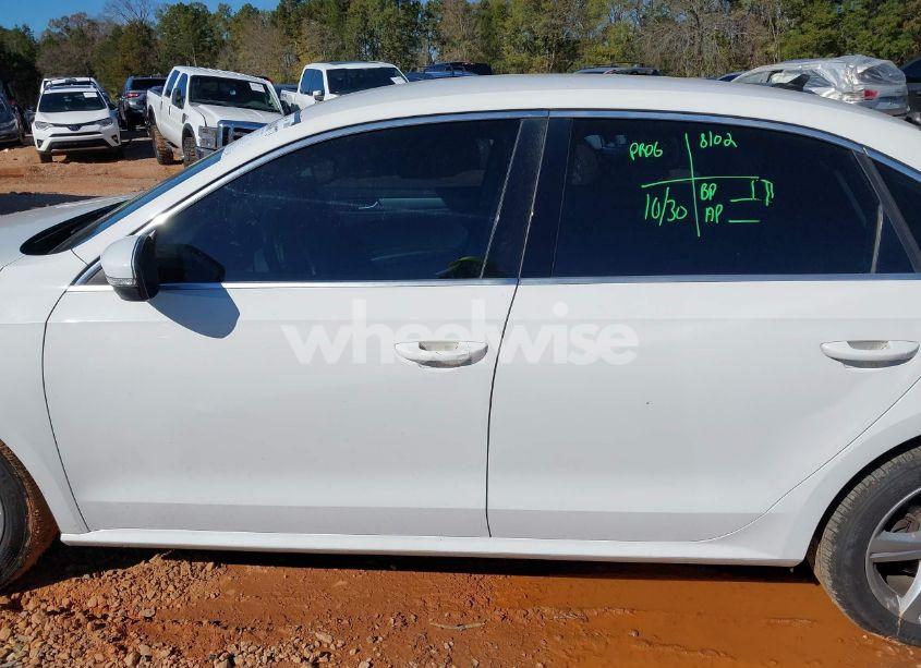 Photo 14 of 2015 Volkswagen Passat 1.8T LIMITED EDITION (VIN 1VWAS7A34FC108965)