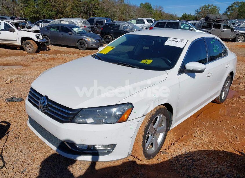 Photo 2 of 2015 Volkswagen Passat 1.8T LIMITED EDITION (VIN 1VWAS7A34FC108965)