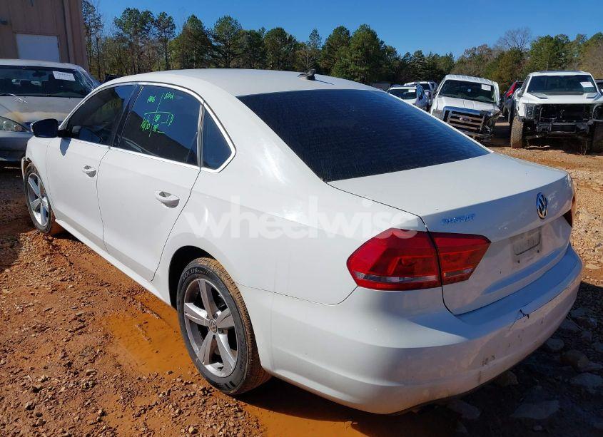 Photo 3 of 2015 Volkswagen Passat 1.8T LIMITED EDITION (VIN 1VWAS7A34FC108965)