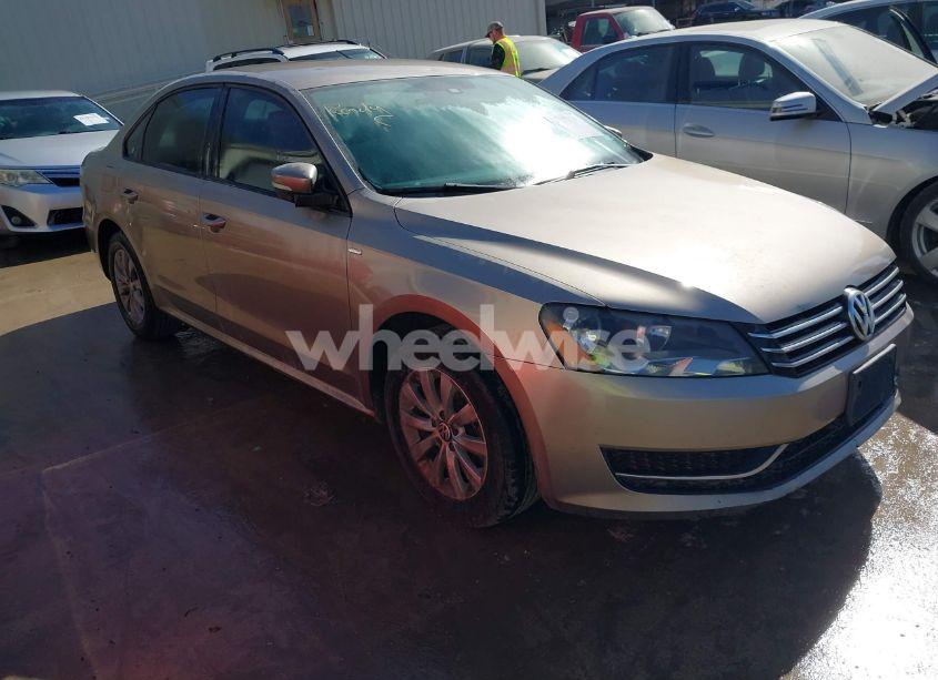 2015 Volkswagen Passat 1.8T WOLFSBURG EDITION (VIN 1VWAS7A35FC027134) main photo