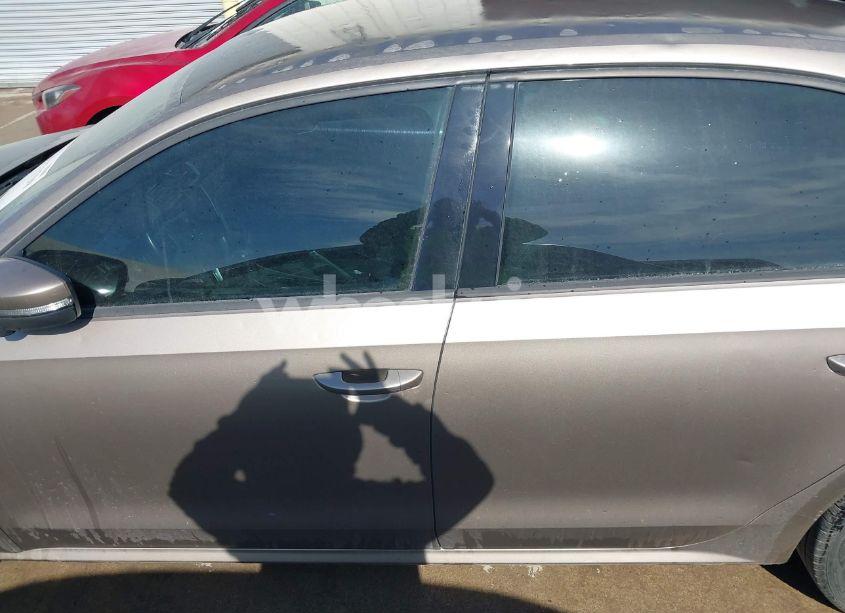 Photo 14 of 2015 Volkswagen Passat 1.8T WOLFSBURG EDITION (VIN 1VWAS7A35FC027134)