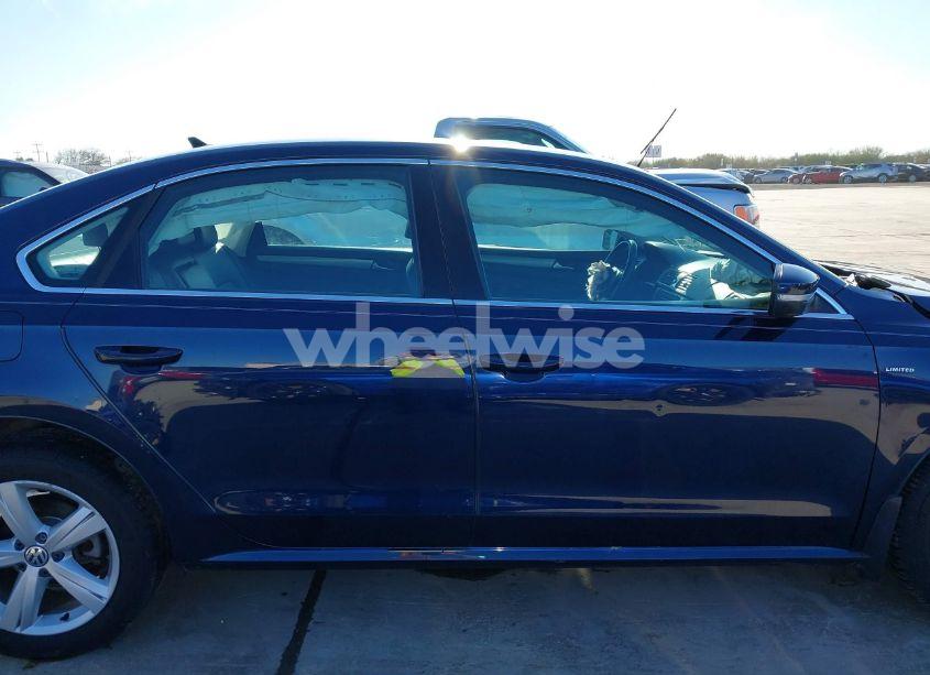 Photo 14 of 2015 Volkswagen Passat 1.8T LIMITED EDITION (VIN 1VWAS7A36FC101631)