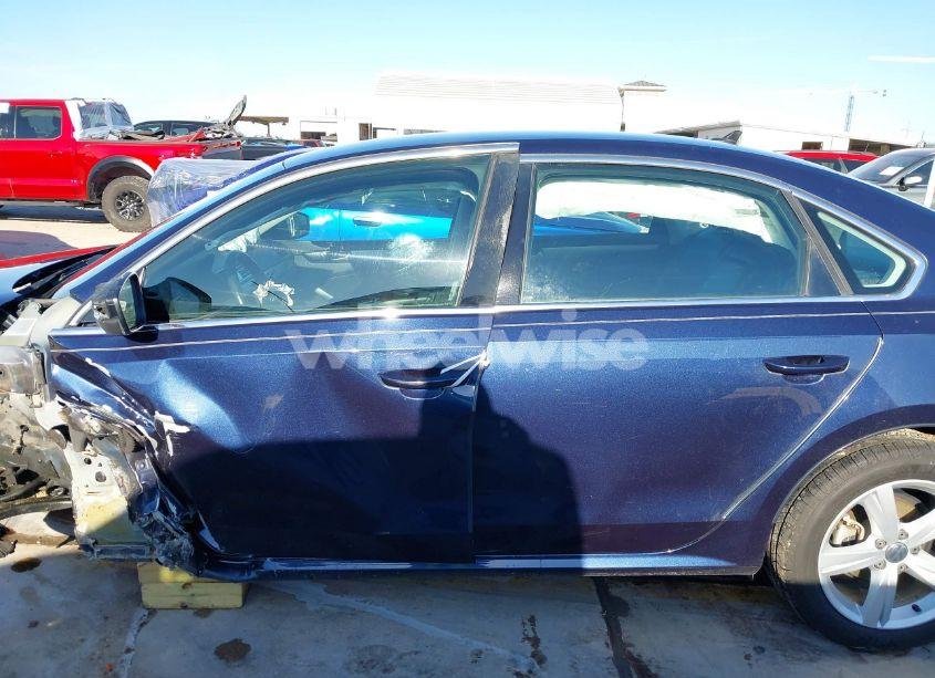 Photo 15 of 2015 Volkswagen Passat 1.8T LIMITED EDITION (VIN 1VWAS7A36FC101631)