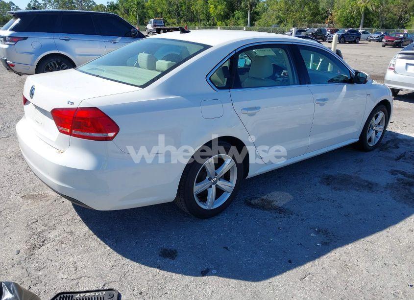 Photo 4 of 2015 Volkswagen Passat 1.8T LIMITED EDITION (VIN 1VWAS7A36FC106926)