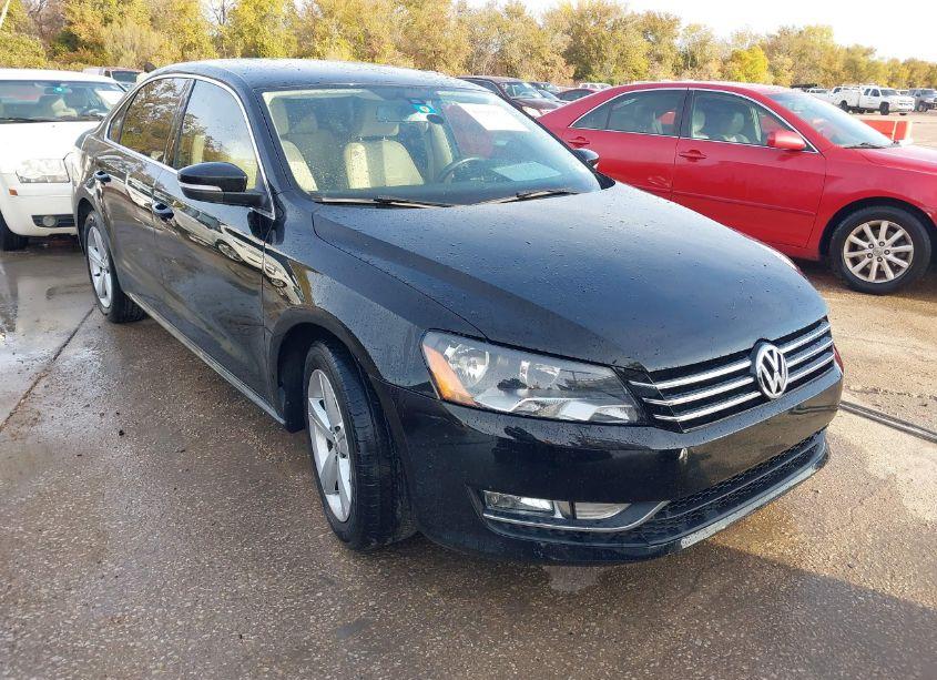 2015 Volkswagen Passat 1.8T LIMITED EDITION (VIN 1VWAS7A36FC111768) main photo