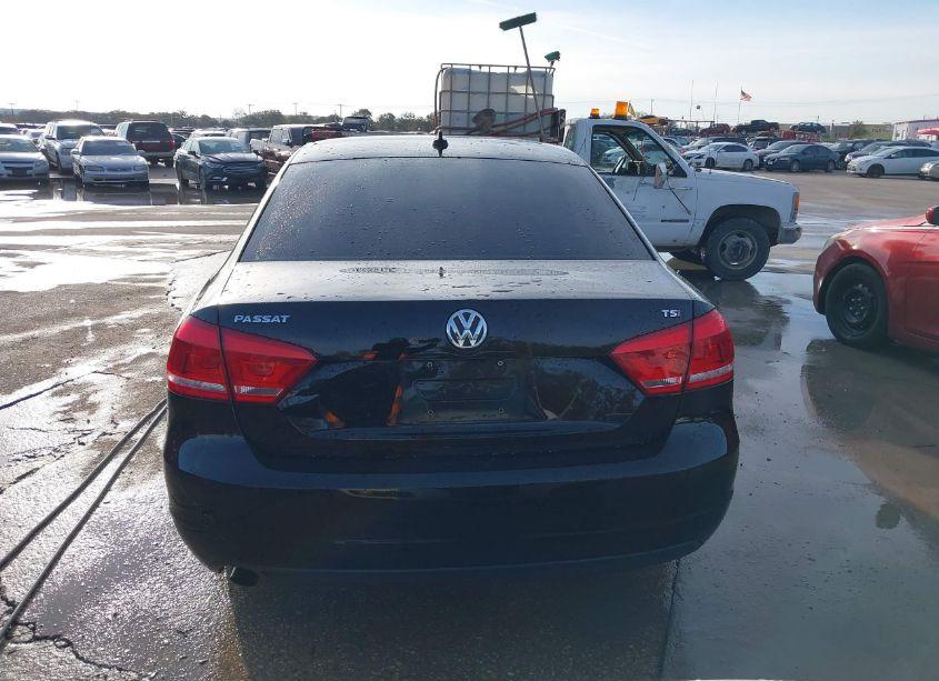 Photo 16 of 2015 Volkswagen Passat 1.8T LIMITED EDITION (VIN 1VWAS7A36FC111768)