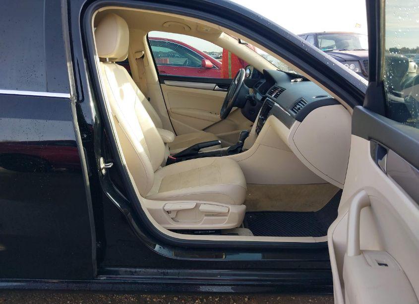 Photo 5 of 2015 Volkswagen Passat 1.8T LIMITED EDITION (VIN 1VWAS7A36FC111768)