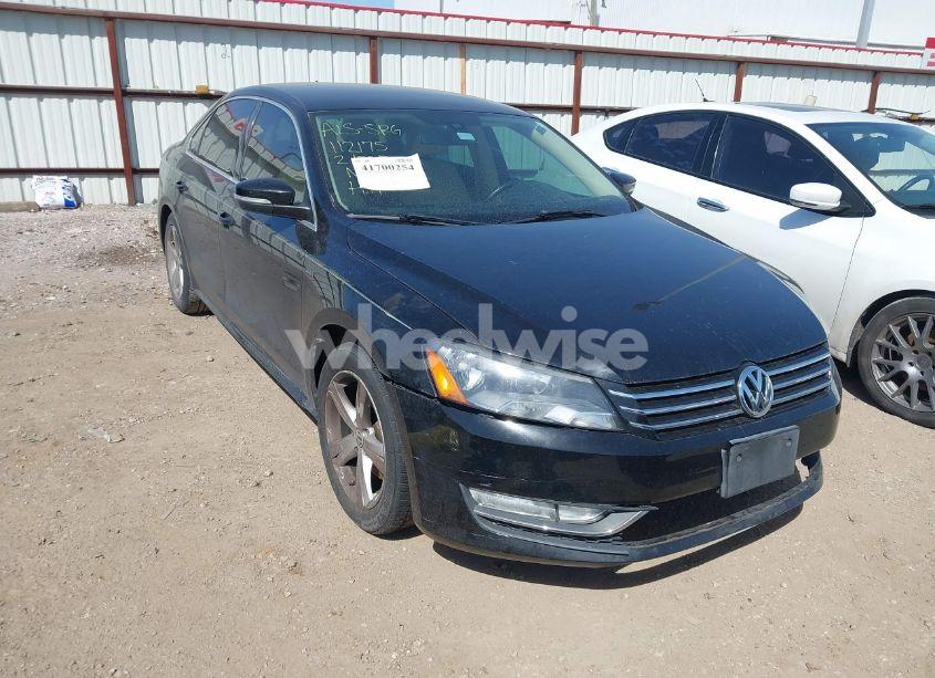 2015 Volkswagen Passat 1.8T LIMITED EDITION (VIN 1VWAS7A36FC112175) main photo