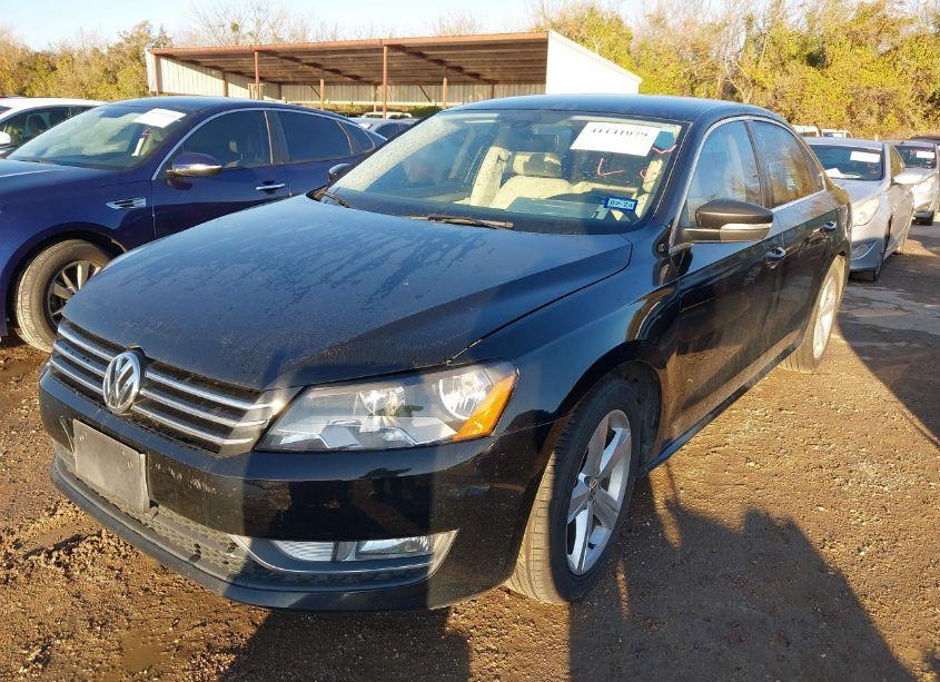 Photo 2 of 2015 Volkswagen Passat 1.8T LIMITED EDITION (VIN 1VWAS7A36FC122866)