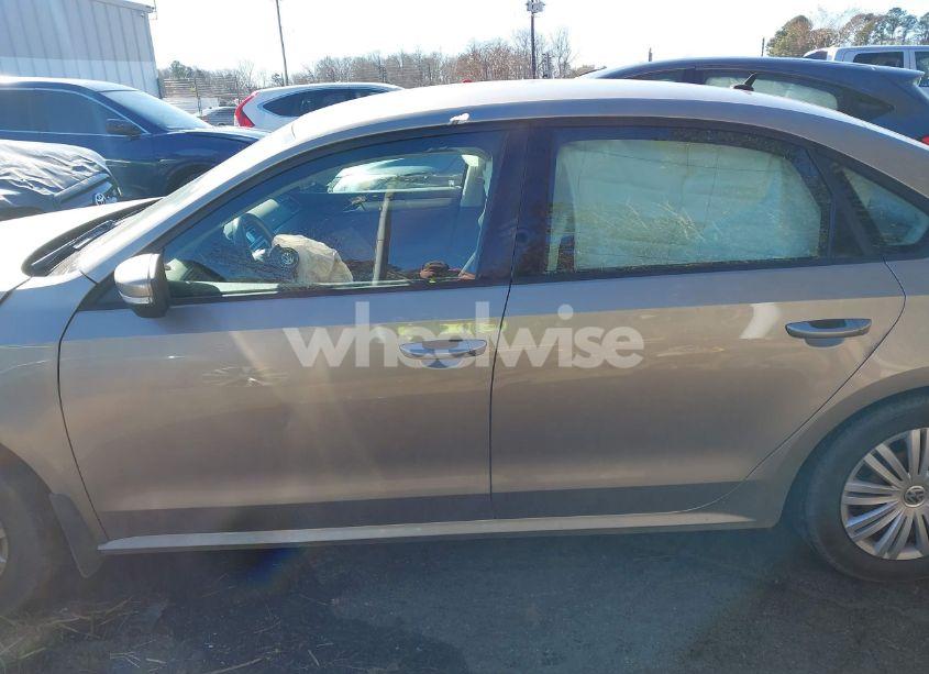 Photo 14 of 2015 Volkswagen Passat 1.8T S (VIN 1VWAS7A37FC083964)