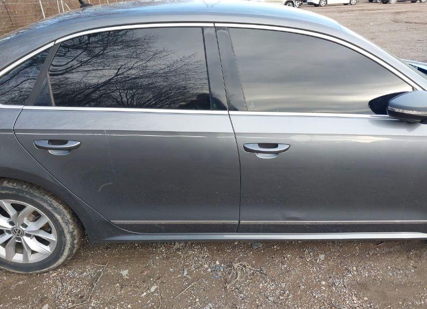 Photo 13 of 2016 Volkswagen Passat 1.8T S (VIN 1VWAS7A37GC026679)