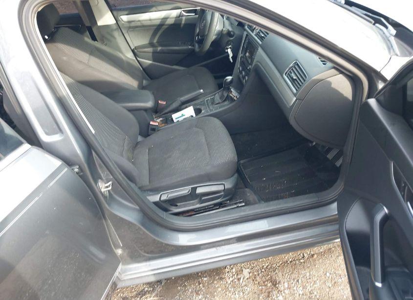 Photo 5 of 2016 Volkswagen Passat 1.8T S (VIN 1VWAS7A37GC026679)