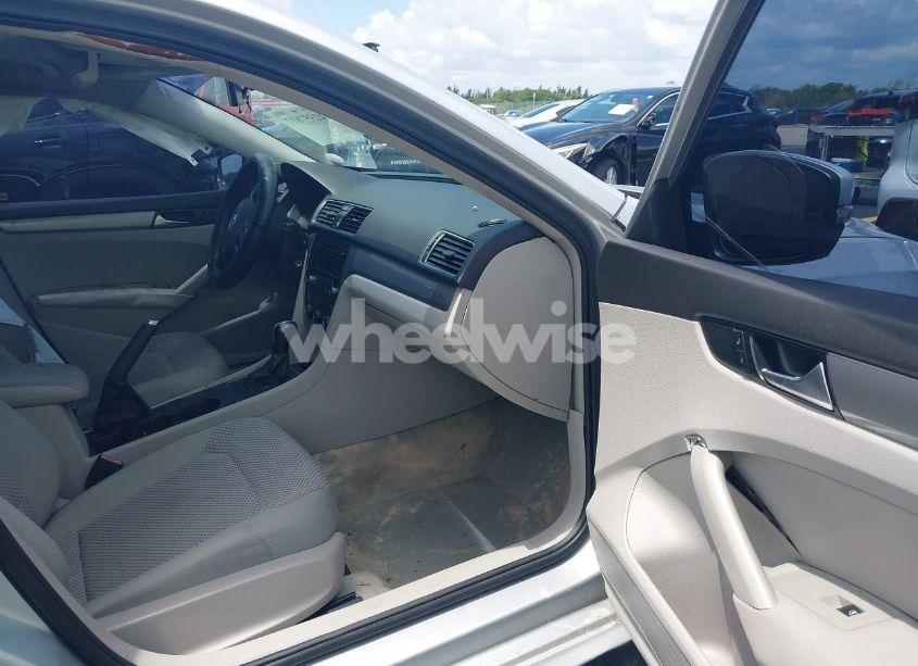 Photo 5 of 2014 Volkswagen Passat 1.8T S (VIN 1VWAS7A38EC028292)