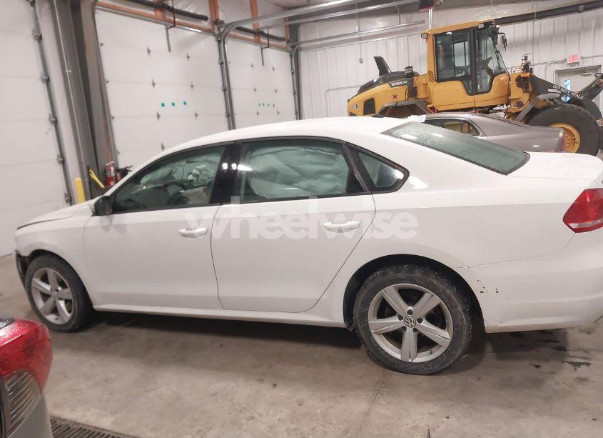 Photo 14 of 2015 Volkswagen Passat 1.8T S (VIN 1VWAS7A38FC070298)