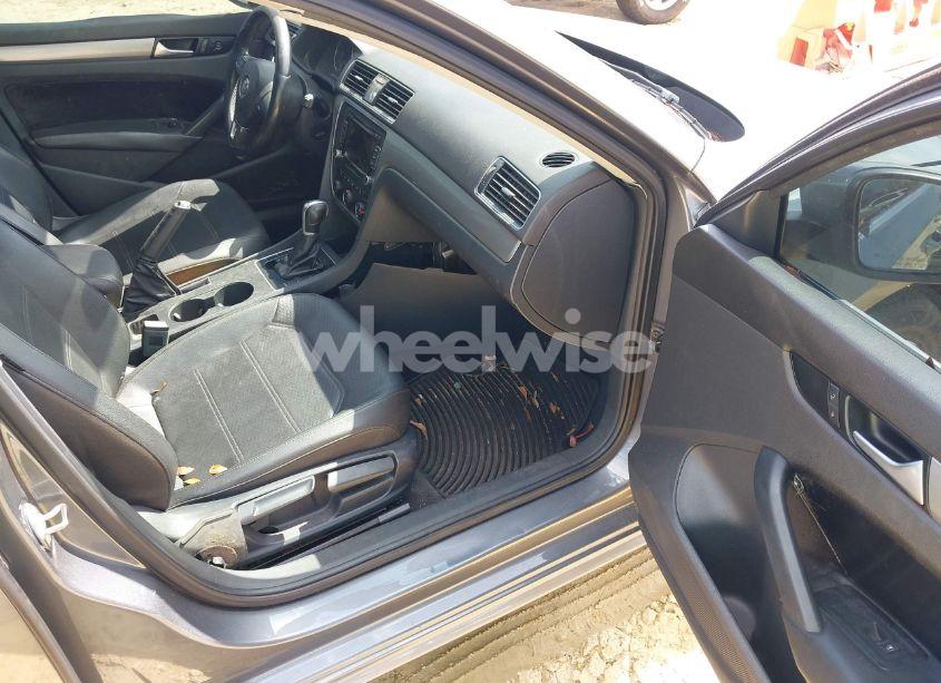 Photo 5 of 2015 Volkswagen Passat 1.8T LIMITED EDITION (VIN 1VWAS7A38FC082760)