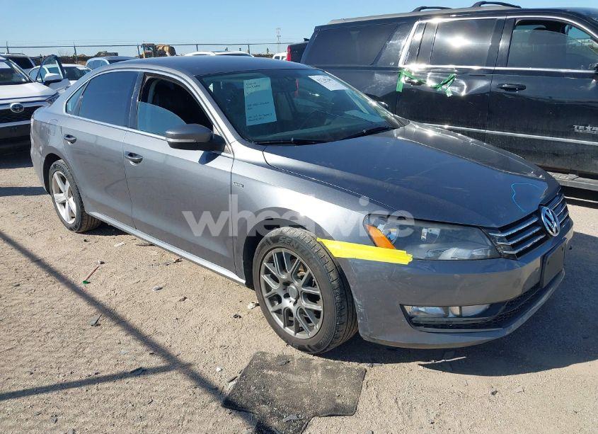 2015 Volkswagen Passat 1.8T LIMITED EDITION (VIN 1VWAS7A38FC116213) main photo