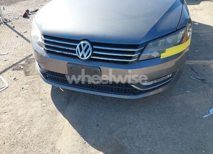 Photo 12 of 2015 Volkswagen Passat 1.8T LIMITED EDITION (VIN 1VWAS7A38FC116213)