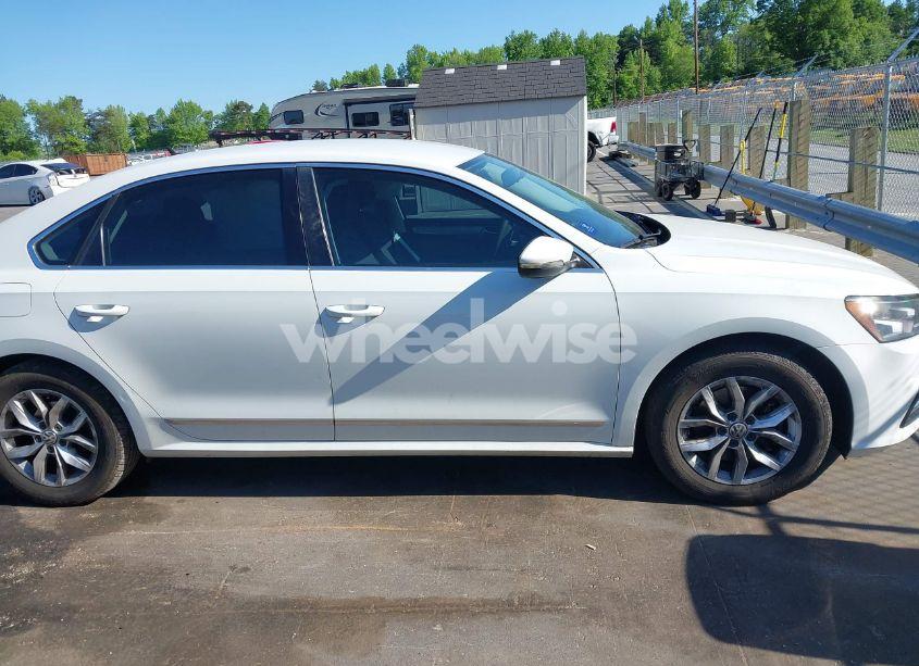 Photo 13 of 2016 Volkswagen Passat 1.8T S (VIN 1VWAS7A38GC067726)